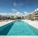 Relaxing Pool Stay In Albufeira Terrace & Gym *
