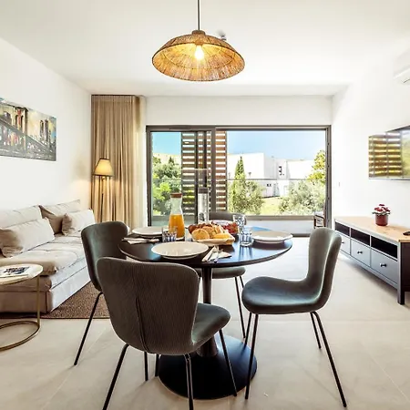 Apartamento Modern 1-bed With Terrace