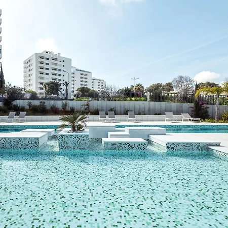 Apartamento Modern 1-bed With Terrace