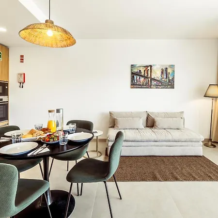 Modern 1-bed With Terrace Apartamento *