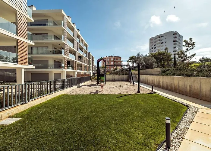 Modern 1-bed With Terrace *