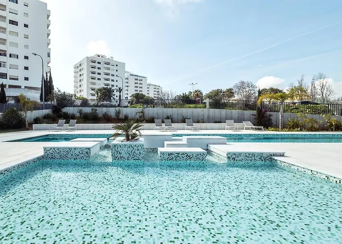 Modern 1-bed With Terrace Lejlighed *